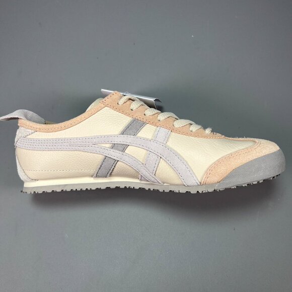 Asics shoes - Picture 2 of 8